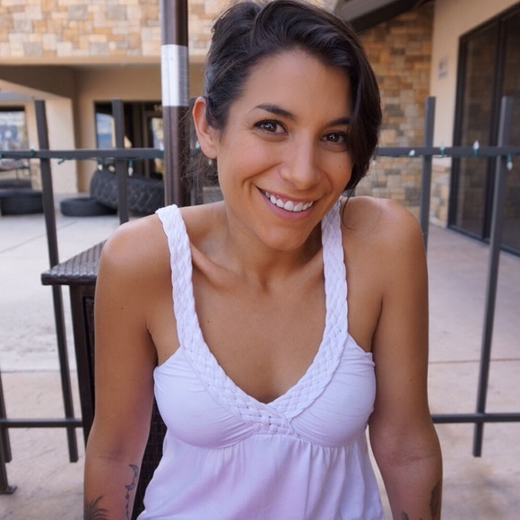 Meet your Posher - Picture 4 of 9